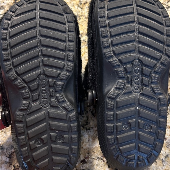 CROCS Black Fuzzy Clogs - Picture 7 of 7
